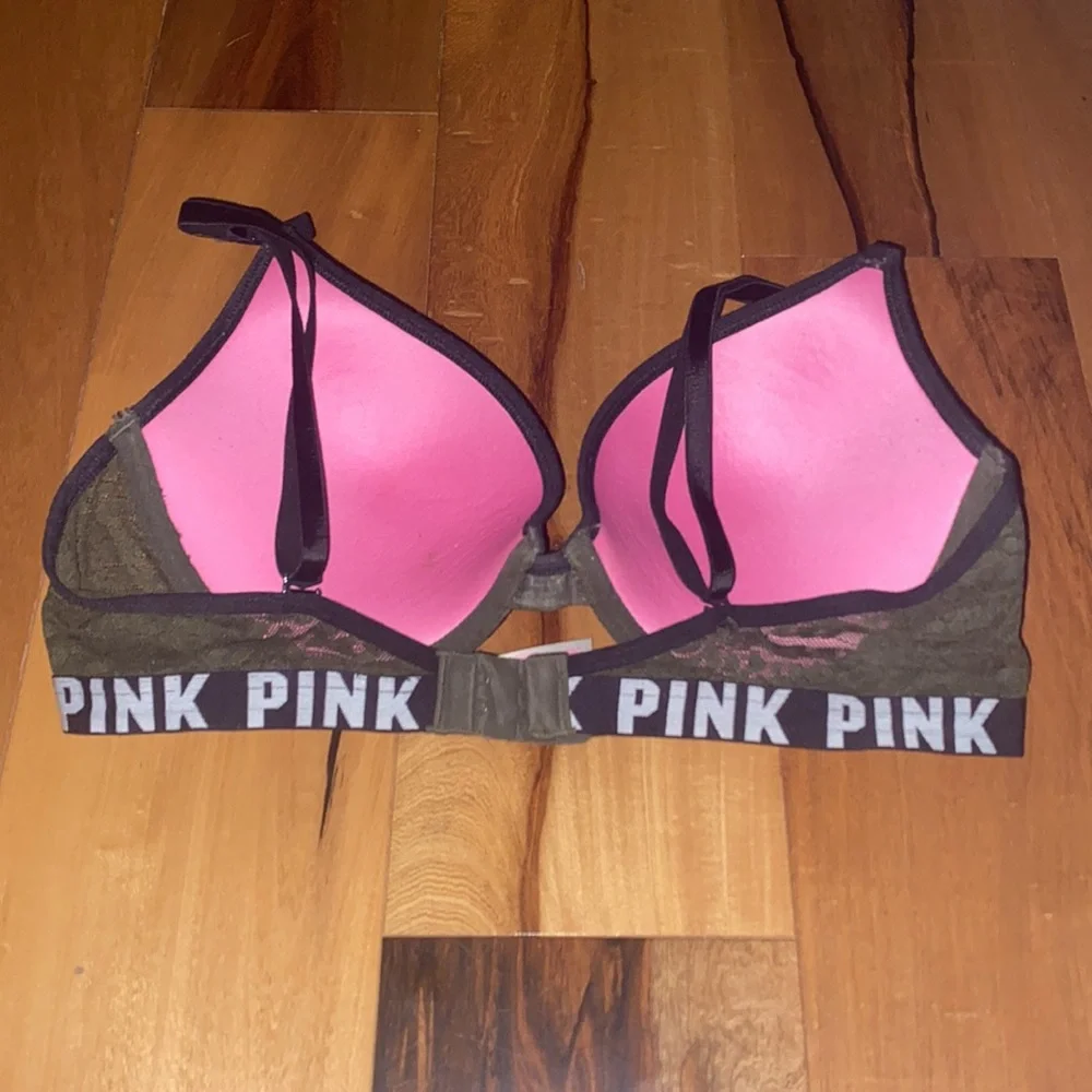 LIKE NEW- WEAR EVERYWHERE PUSH UP BRA - VICTORIAS SECRET PINK SIZE 34C